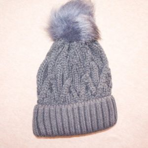 ♥️Bundle&Save♥️ Unisex Knit Beanie W/Faux Fur Pom